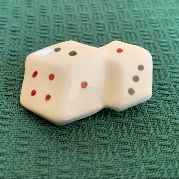 Vintage Ceramic Pair of Dice Brooch Pin - Picture 2 of 6